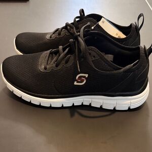 Brand new Skechers Men's Black and White Sneakers